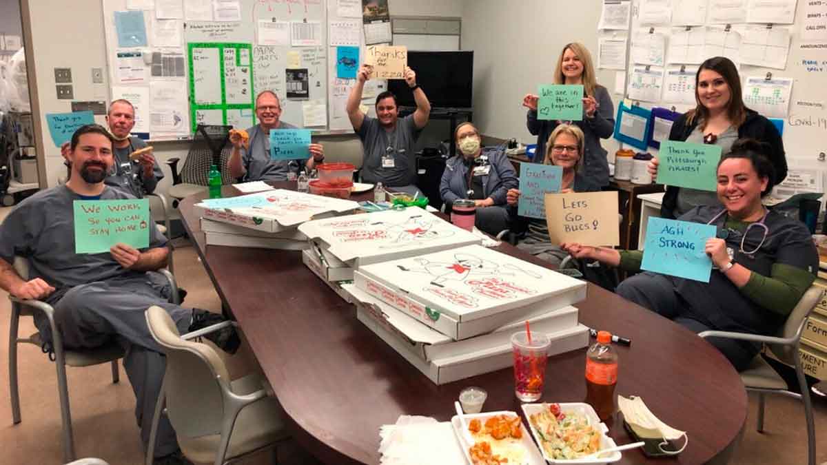 PIRATS Jugadores de los Piratas compran más de 400 pizzas para trabajadores hospital