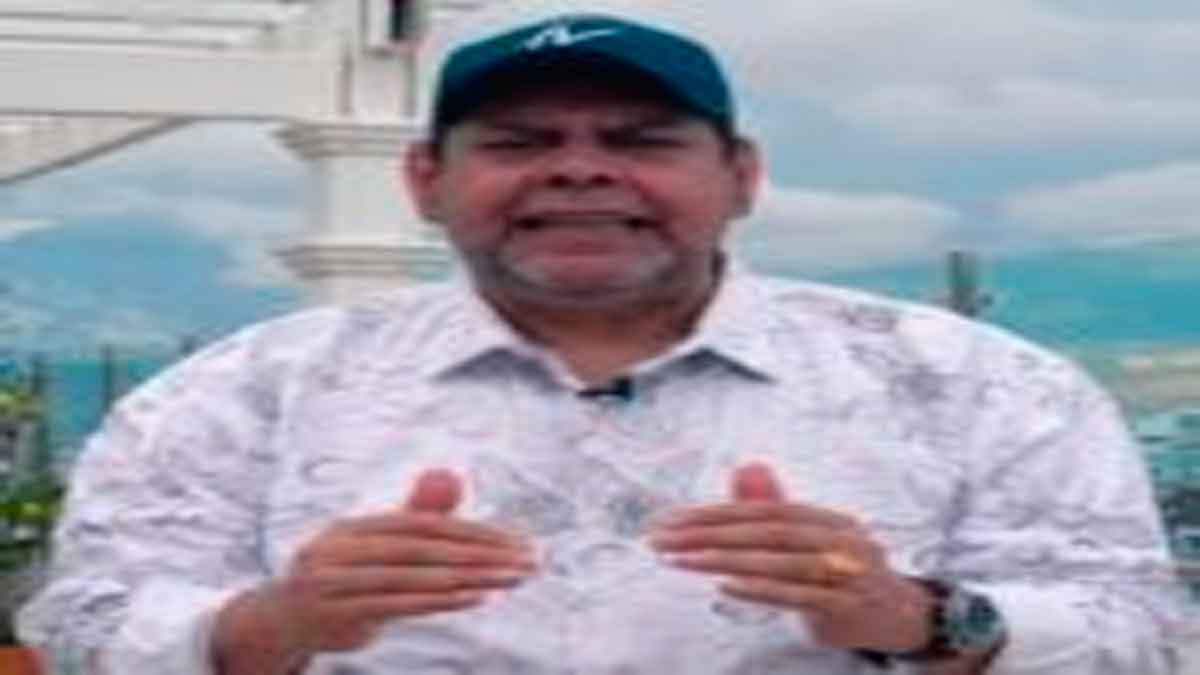 cantante Fernando Villalona