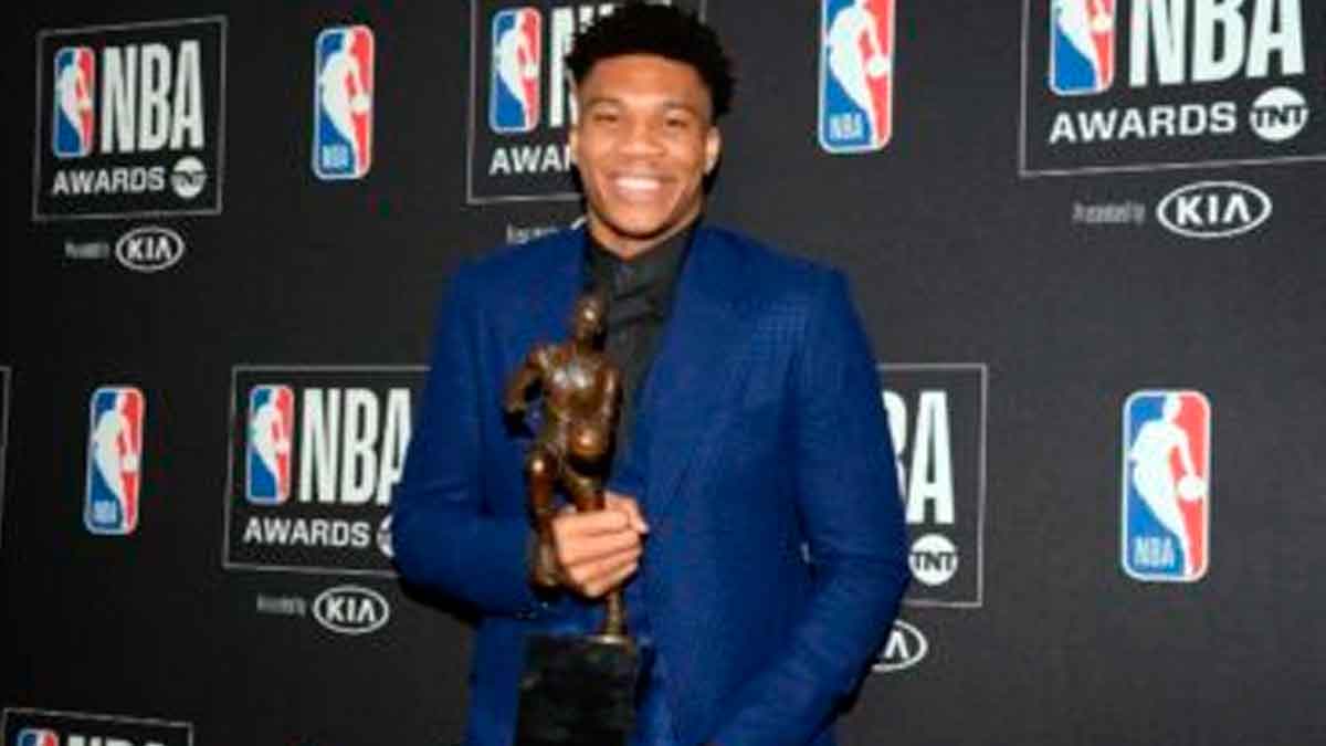 deportes Antetokounmpo