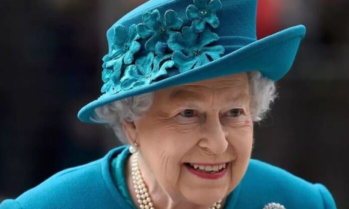 Captura 5 Reina Isabel II