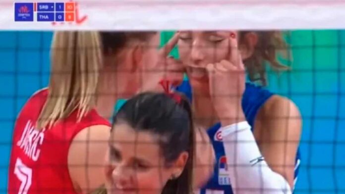 Jugadora-de-voleibol-fue-suspendida-tras-polémico-gesto Jugadora de voleibol fue suspendida tras polémico gesto en un partido