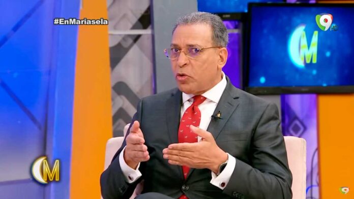 Osiris-de-León-Geólogo Osiris de León Geólogo: ¿Qué pasa con el Rio Masacre? | Esta Noche Mariasela