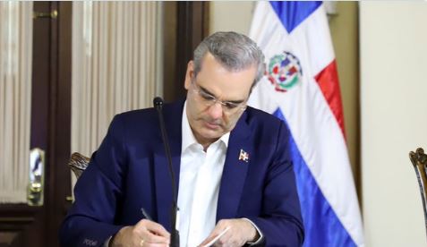 Abinader garantiza internet Abinader garantiza internet