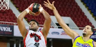 Leones abren la temporada con victoria contundente ante Metros