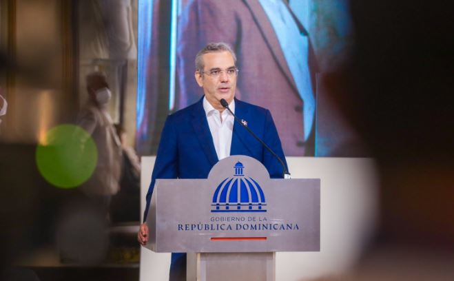 Luis Abinader simplifica trámites Simplificación de trámites