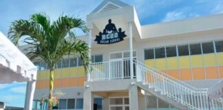 Robinson Canó reabre su escuela “RC 22 Dream School” en SPM