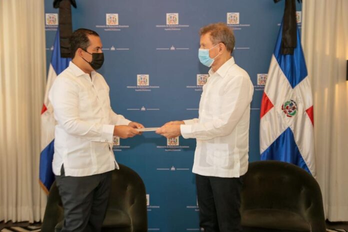 Acreditación consular en RD Entrega de acreditación consular