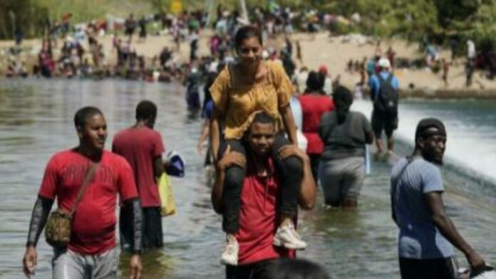 Haitianos repatriados de EEUU -Destacada Color Visión Haitianos repatriados