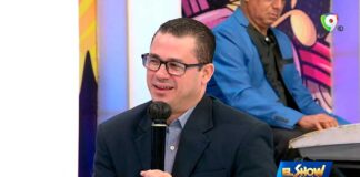 Joven sin razón alguna es golpeado brutalmente por Agente de Digesett | El Show del Mediodía