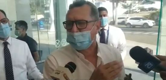 Silvino Pichardo ejecutivo Banco Santa Cruz DNCD entró al Banco Santa Cruz y detuvo a implicados en Caso Falcón