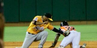 VIDEO: Águilas vencen a los Toros en su debut en el Corral