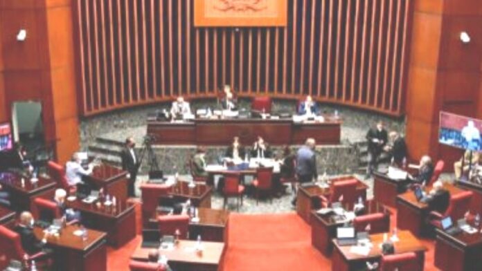 Legisladores venden exoneraciones