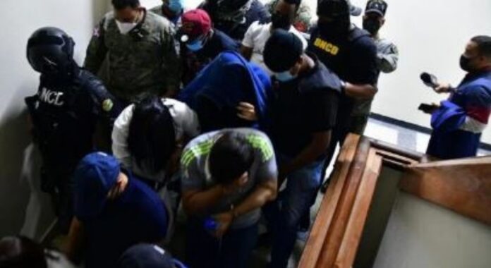 MP lleva a detenidos operación larva -Destacada Colorvision uuu Operación Larva detenidos