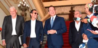 La Foto-Crónica: Marc Anthony en el palacio Nacional y las deportaciones de haitianos| Nuria