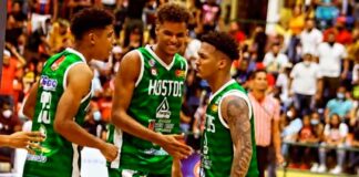 Basket de La Vega termina con trifulca entre fanáticos y jugadores