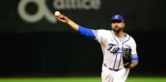 César Valdez, lanzador del año, mientrás que Edwin Uceta y Luis Urueta, Novato y Dirigente