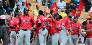 Leones vencen a Águilas y fuerzan partido decisivo de Play In