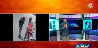 Un supuesto miembro de la Policía atracando a un Motorista | El Show del Mediodía