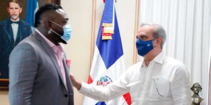 Abinader-recibió-en-Palacio-a-David-Ortiz-tras-ser-elegido-al-Salón-de-la-Fama Abinader recibió en Palacio a David Ortiz tras ser elegido al Salón de la Fama