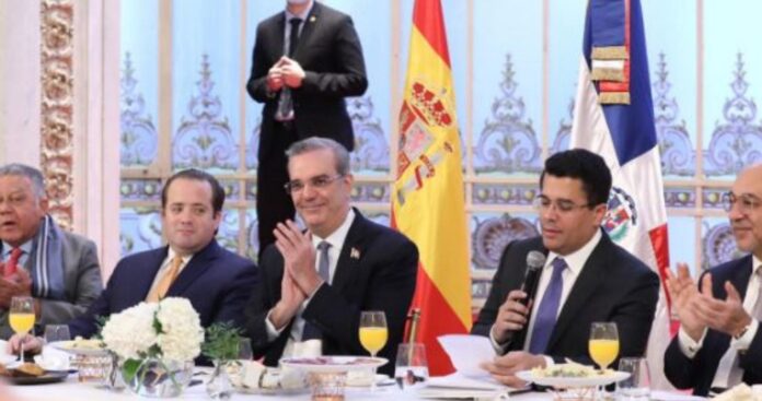 El presidente Luis Abinader - Color Visión Abinader homenaje a Juan Pablo Duarte