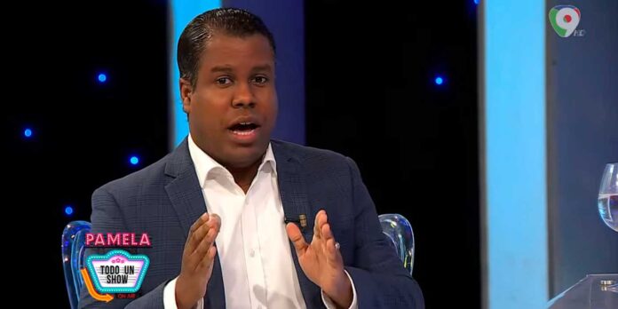 Ernesto-Jiménez---El-problema-no-es-la-política,-sino-los-políticos Ernesto Jiménez: El problema no es la política, sino los políticos | Pamela Todo Un Show