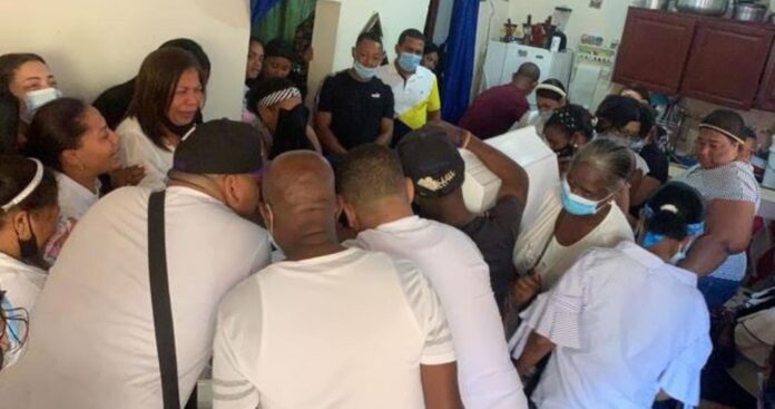 Joven murió por casco de botella -Color Visión Casco de botella