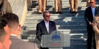 Abinader encabeza acto de homenaje a la Bandera y resalta eficiencia de su Gobierno