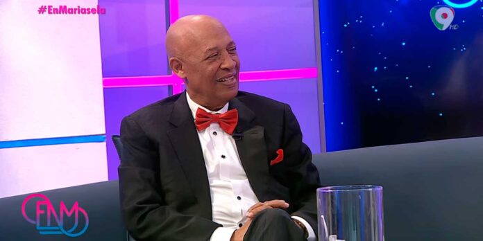 Carlos-T.-Martínez-Locutor-y-Escritor-Dominicano Carlos T. Martínez Locutor y Escritor Dominicano en Esta Noche Mariasela