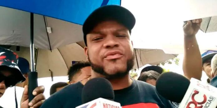 Corredor-de-la-Charles-de-Gaulle-recorrerá-distancia-menor-por-más-dinero Pasajeros se quejan de que el corredor de la Charles de Gaulle provocaría doble gasto