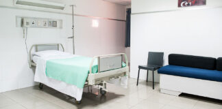 El Servicio Nacional de Salud refuerza hospitales para la Semana Santa