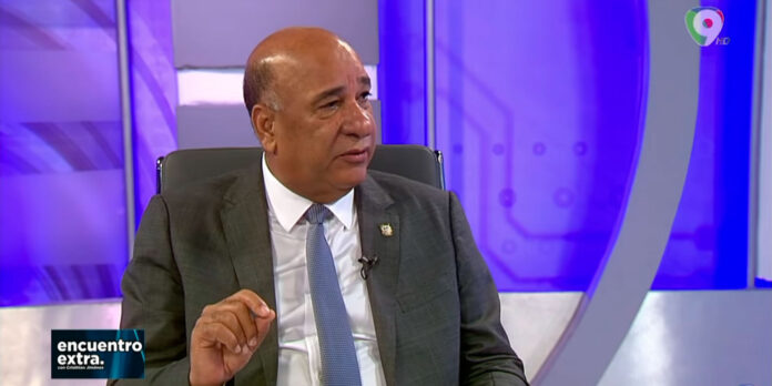 Senador-de-la-Fuerza-del-Pueblo-Bautista-Rojas-en-una-entrevista-con-Cristhian-Jimenez Bautista Rojas: Al PLD no le puede pasar nada peor que la campaña de descrédito que le ha montado este Gobierno | Encuentro Extra