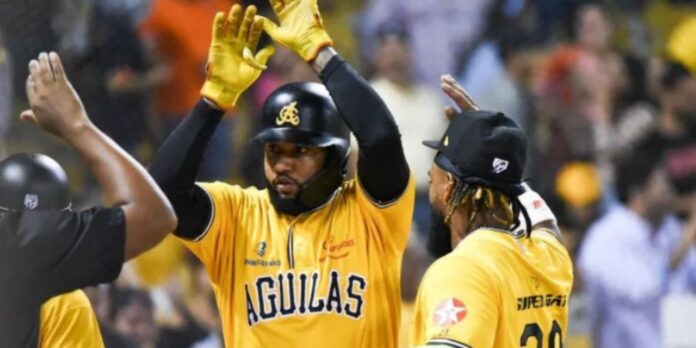 Con-jonrón-de-Ronny-Águilas-vencen-Leones-y-siguen-en-segundo-lugar Con jonrón de Ronny, Águilas vencen Leones y siguen en segundo lugar