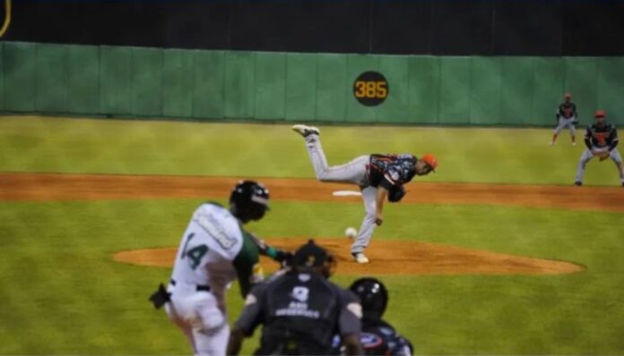 Estrellas-ganan-duelo-de-pitcheo-a-los-Toros-del-Este Estrellas ganan duelo de pitcheo a los Toros del Este