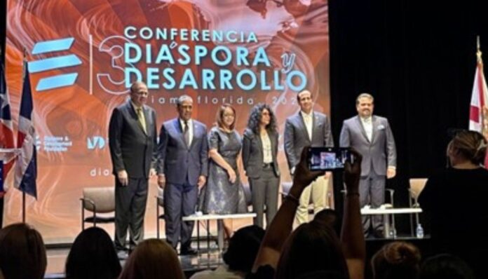 III-Conferencia-Diáspora-y-Desarrollo-en-Miami-analiza-exitosamente III Conferencia Diáspora y Desarrollo en Miami analiza exitosamente “Futuro Dominicanos en EE. UU.”