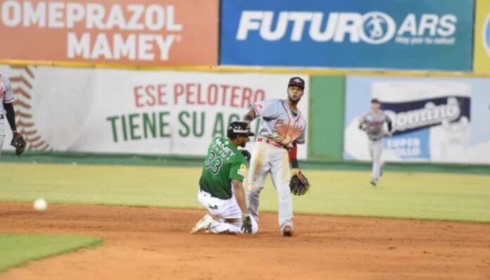 Estrellas-vencen-4-1-a-Leones-en-San-Pedro Estrellas vencen 4-1 a Leones en San Pedro
