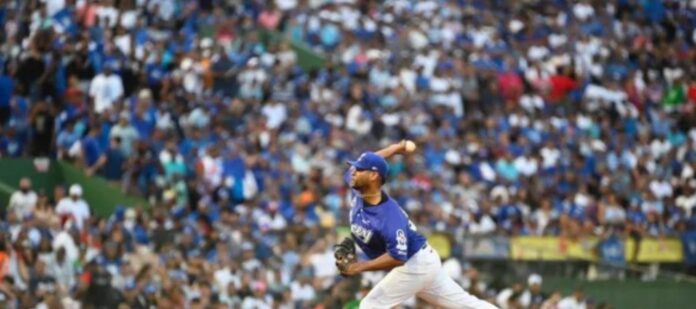 Rogers-y-Alcántara-encabezan-blanqueada -del-Licey-sobre-las-Estrellas Rogers y Alcántara encabezan blanqueada del Licey sobre las Estrellas
