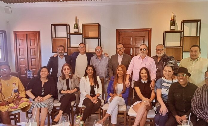 artistas-y-enlace-pe-1140x694