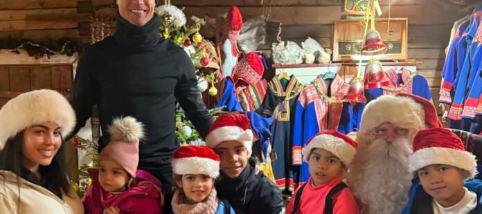 Cristiano Ronaldo pasa la Navidad con su familia en Laponia y conocen a Santa Claus Cristiano Ronaldo pasa la Navidad con su familia en Laponia y conocen a Santa Claus