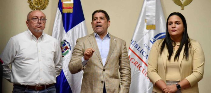 El-Ministerio-de-Agricultura-activa-protocolos-para-mantener-a-la-República-Dominicana-libre-de-la-Mosca-de-Mediterráneo El-Ministerio-de-Agricultura-activa-protocolos-para-mantener-a-la-República-Dominicana-libre-de-la-Mosca-de-Mediterráneo