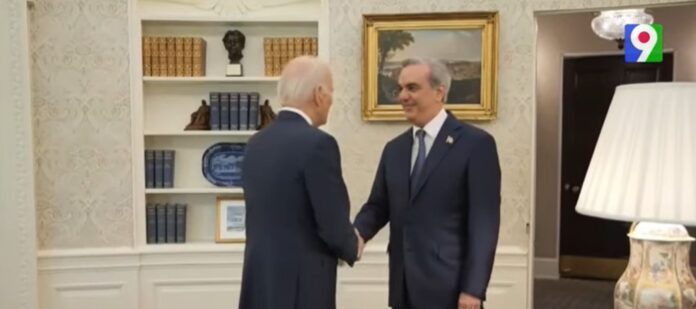 Exitoso-encuentro-abinader-biden Durante su visita más reciente a la Casa Blanca, Luis Abinader exhibió una notable conexión con su contraparte de Estados Unidos, Joe Biden.