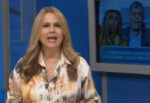 la profezorra en la escuela, con apoyo del alcalde