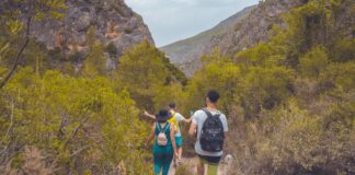 Más allá del mar aventuras de senderismo en tierra dominicana