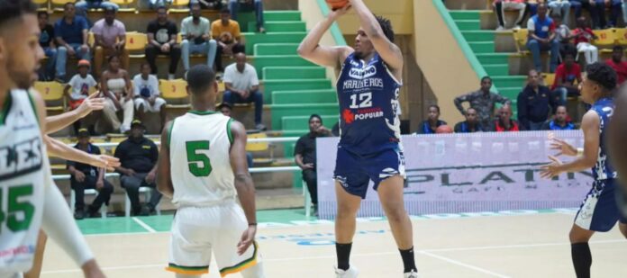 Mirambeaux y Critsmas lideran victoria de Marineros ante Soles en Súper Liga LNB Mirambeaux y Critsmas lideran victoria de Marineros ante Soles en Súper Liga LNB