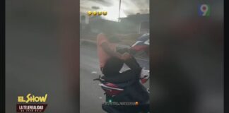 motorista lanza pedrada a carro en movimiento