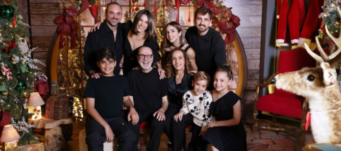 Pamela Sued muestra el detrás de cámaras de su fotografía familiar de navidad