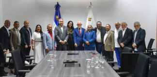 roberto angel salcedo juramenta al nuevo presidente de la cnepr