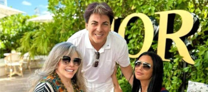 Verónica Castro y su hijo Cristian se han dejado ver nuevamente juntos Verónica Castro y su hijo Cristian se han dejado ver nuevamente juntos