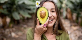 ¿conoces las bondades del aguacate para la belleza de tu cabello